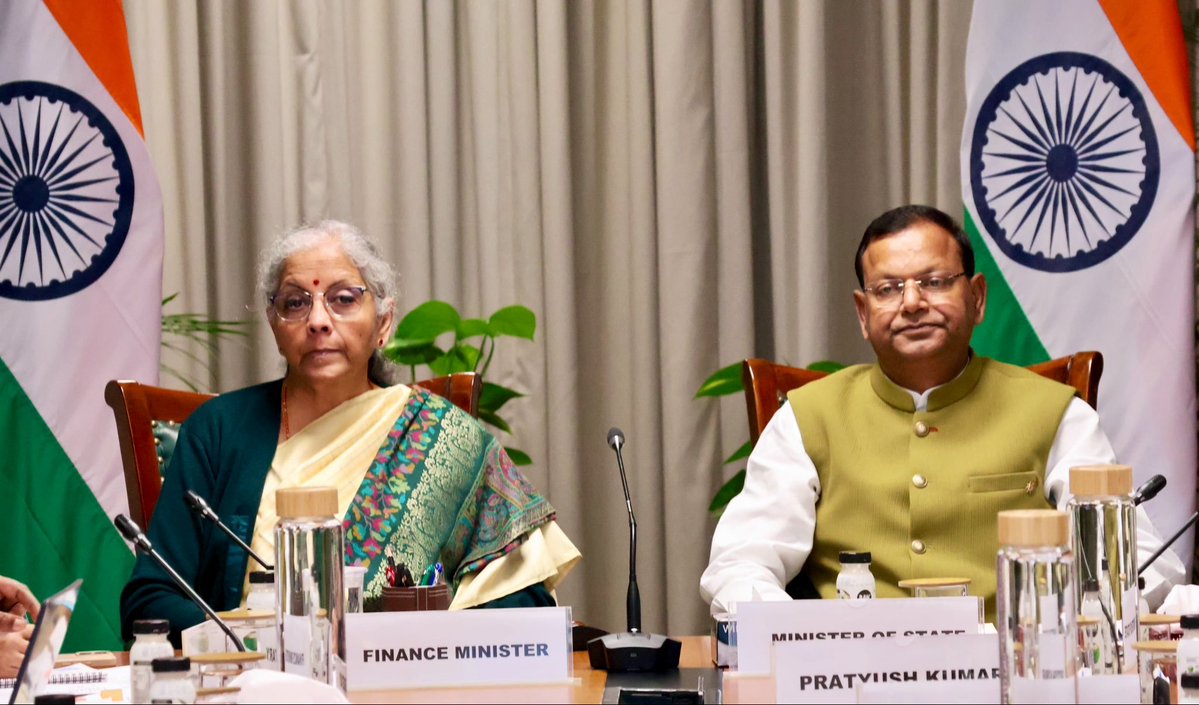 airnewsalerts's tweet image. Union Minister for Finance &amp;amp; Corporate Affairs @nsitharaman chairs the eighth Pre-Budget Consultation with the experts and stakeholders from the Information Technology #IT sector in connection with the forthcoming Union Budget 2026-27, in New Delhi.   

The meeting was also…