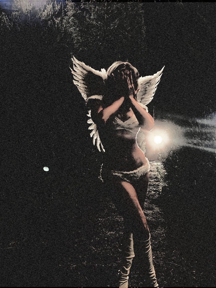 pvrplelvce's tweet image. ⠀⠀⠀⠀
📸 new post: @𝑎𝑚𝑎𝑟𝑎_𝑟𝑜𝑠𝑠𝑖
⠀⠀⠀⠀
new song coming friday 🪽
⠀⠀⠀⠀⠀⠀⠀⠀