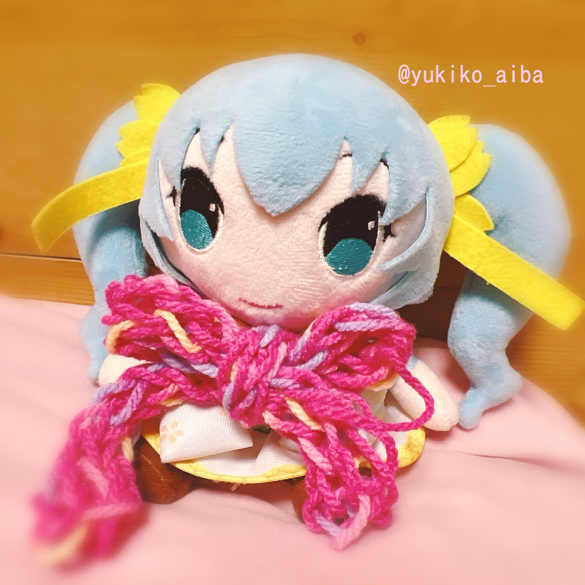 yukiko_aiba's tweet image. 寒くなったので、すいぐるみちゃんにマフラーを✨

あっ！
今日は黄桜すいすいすいようび〜❀‹‹\(´ω`❀)/››‹‹\(❀　)/››‹‹\(❀´ω`)/››❀