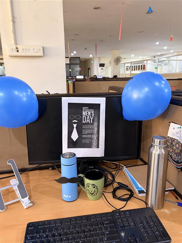 Seasiainfotech's tweet image. A day to appreciate the men who show up with commitment and positivity, every single day. 💼💙

#MensDay2025 #OfficeCulture #TeamSpirit #Gratitude