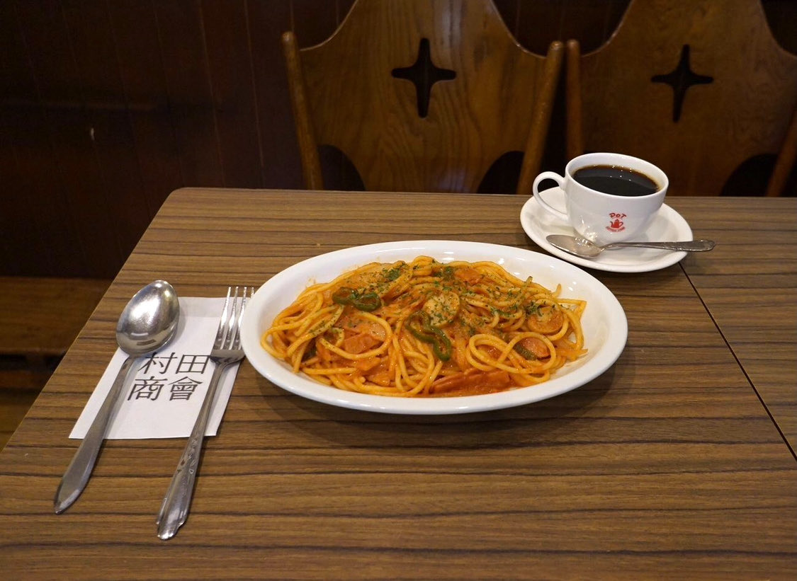 muratashokai's tweet image. 今週は明日20日からオープンです！
渋谷の喫茶店パリさんの雑貨販売＆展示も引き続き開催中です。明日よりノリタケのケーキプレート、ティーポットも並びます。
今週末は #西荻茶散歩 イベントとして特別な食器の販売会を店外でおこないます。詳しくはすでにお知らせした投稿をご覧ください🙇‍♀️