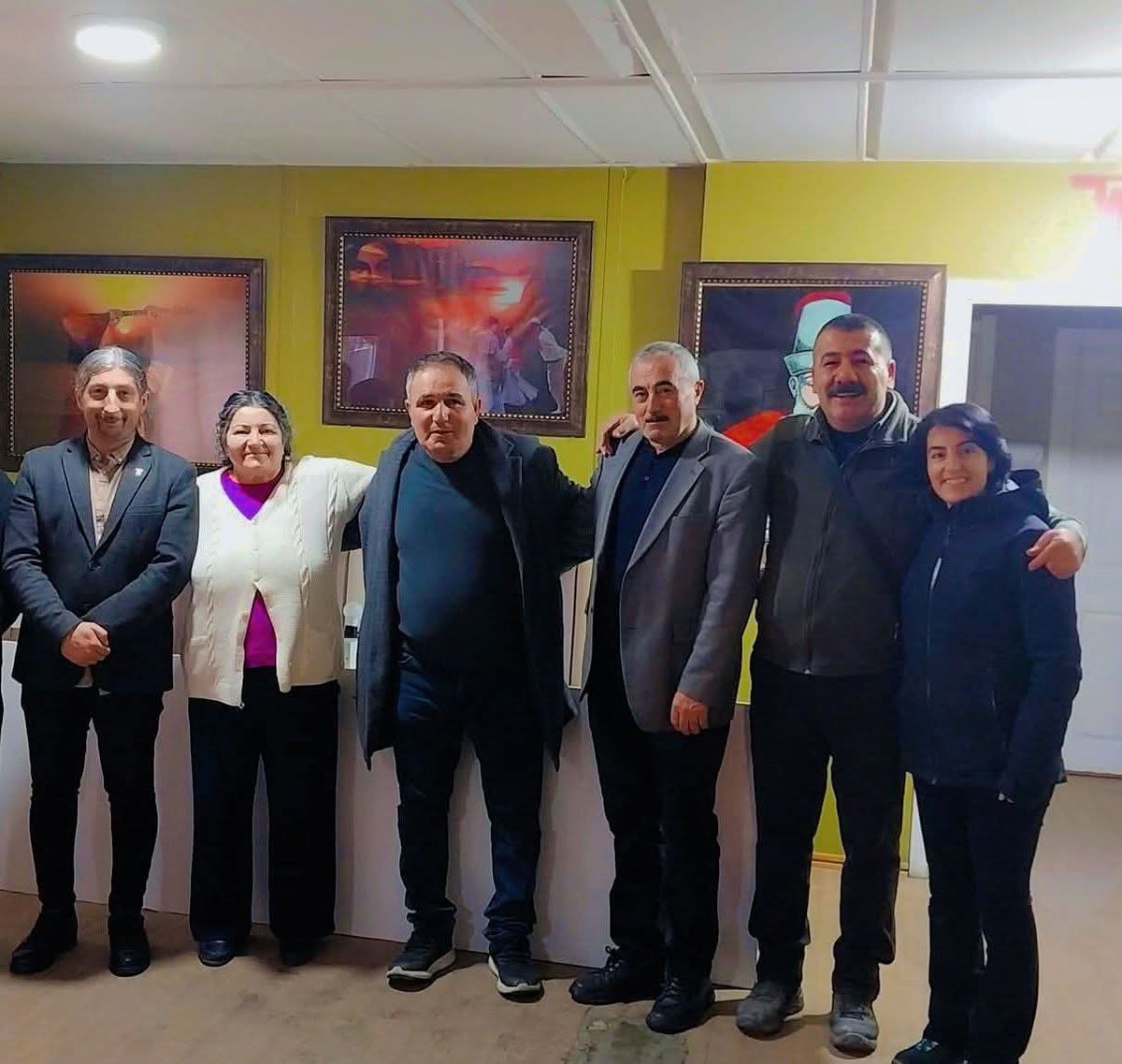 Aylardır hukuksuz bir şekilde tutuklu kalan şube Yönetim Kurulu üyemiz Sevda Kurban bugün görülen ilk duruşmada tahliye edildi. 'Hoşgeldin' diyor, 'geçmiş olsun' dileklerimizi paylaşıyoruz.