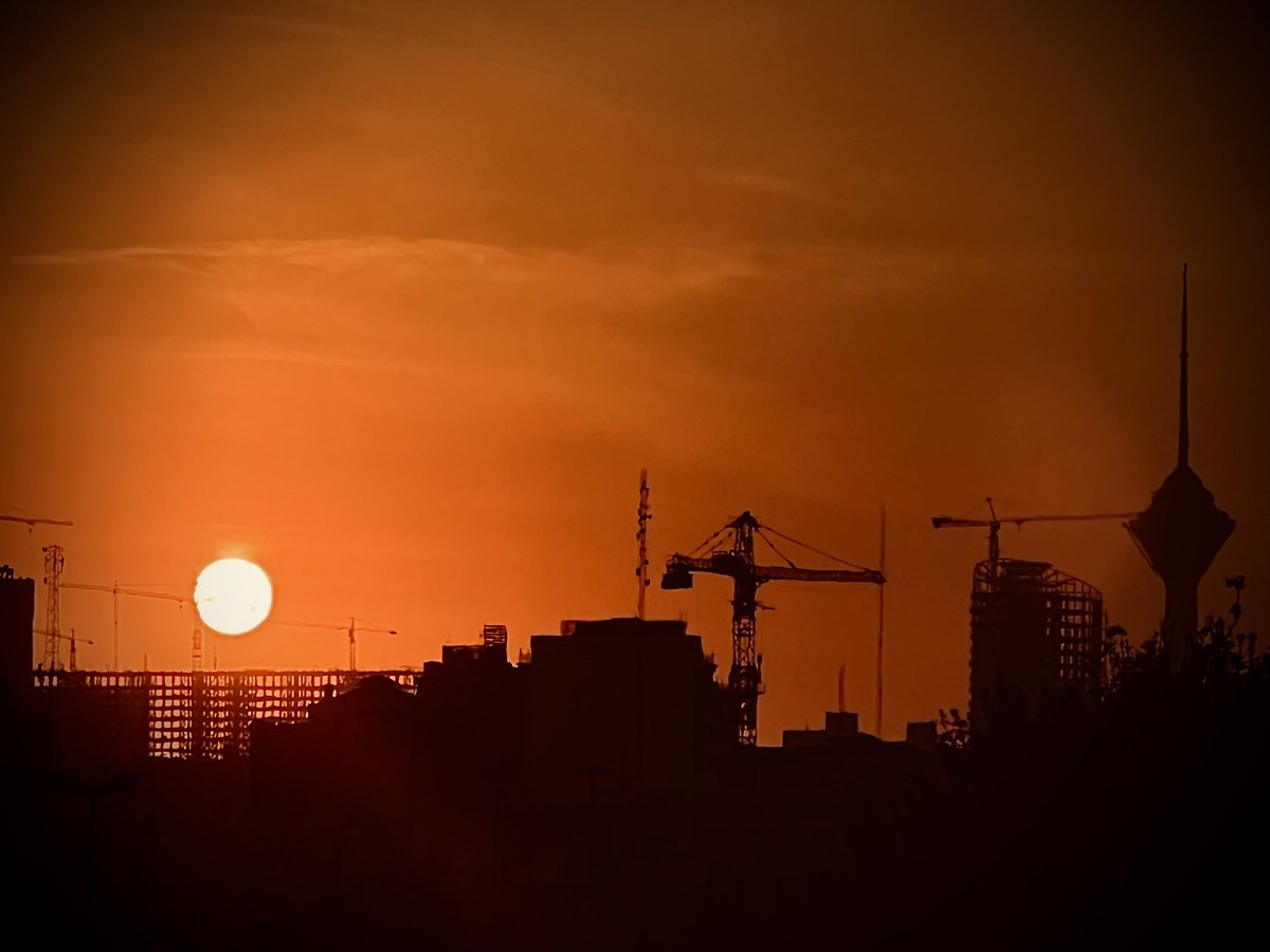 هم اکنون، غروب تهران...