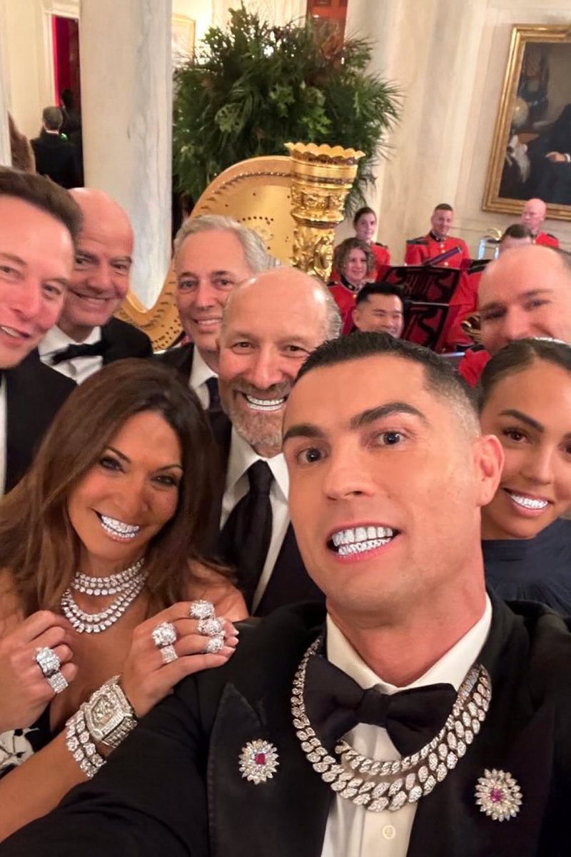 Sleaze mood
Just sleaze 
<a href="/_Shadow36/">Shadow</a> <a href="/Cristiano/">Cristiano Ronaldo</a> <a href="/elonmusk/">Elon Musk</a> 
<a href="/iam_smx/">SMX 🇺🇸</a> <a href="/KeanuSleaze/">Keanu Sleaze</a>