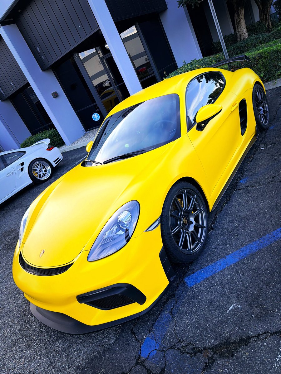 cryptologicjohn's tweet image. Gm ☀️ 

Giveaway launching stay tuned

Notis on 🔔