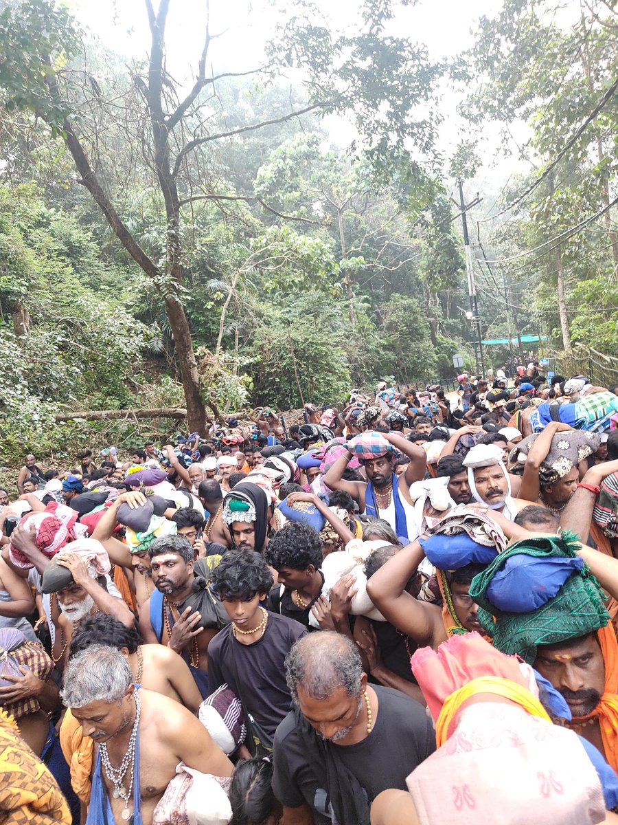 raagscr's tweet image. #TravancoreDevaswomBoard (TDB)does not hav Twitter to raise issues.really don&apos;t knw if they do it purposely.A lot of troubles faced,very bad administration &amp;amp; all devotees struggling day-night without facilities.All lapses in #Sabarimala.wht to say on  #KeralaGovt.@sabarimalatdb