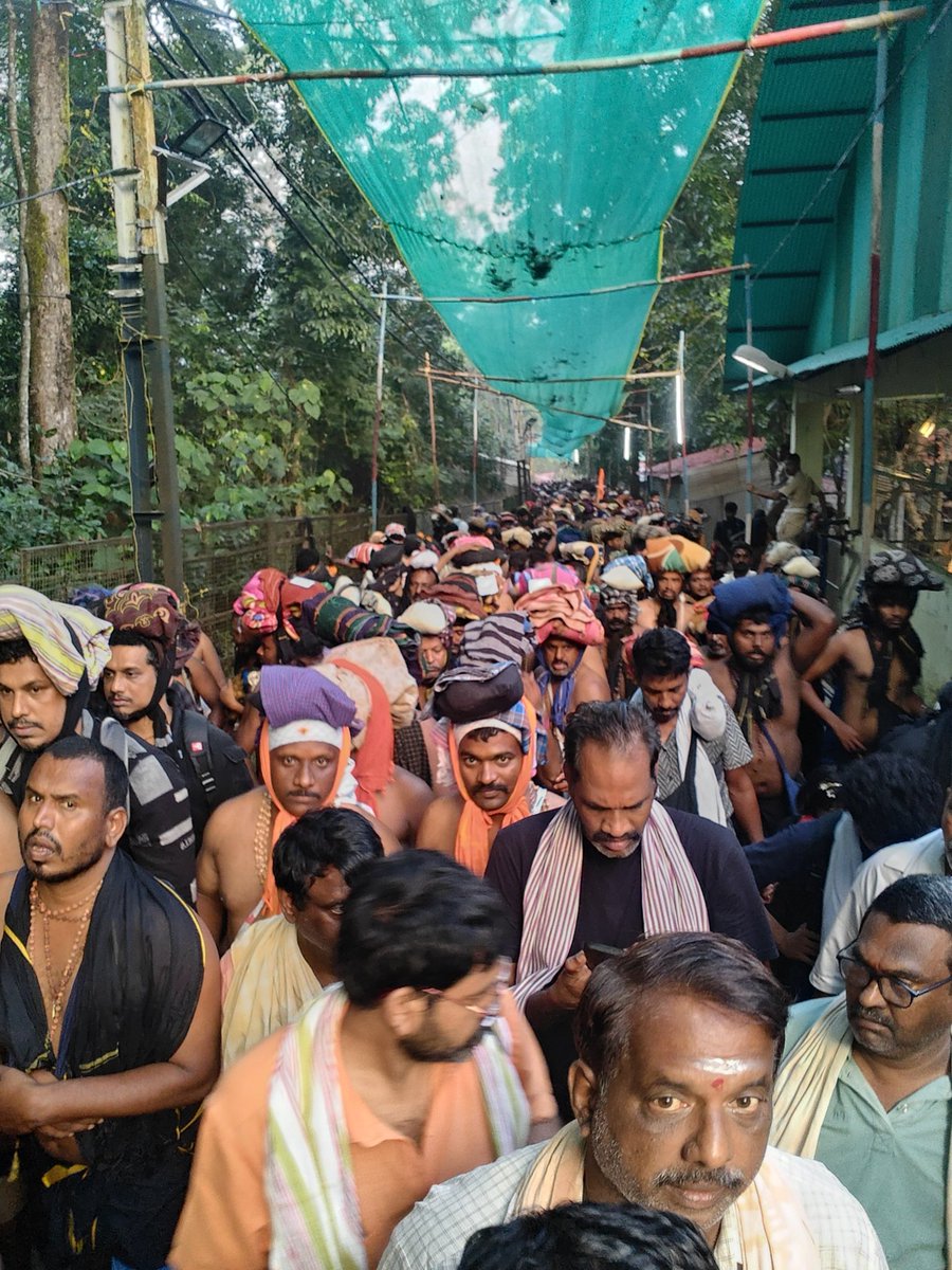 raagscr's tweet image. #TravancoreDevaswomBoard (TDB)does not hav Twitter to raise issues.really don&apos;t knw if they do it purposely.A lot of troubles faced,very bad administration &amp;amp; all devotees struggling day-night without facilities.All lapses in #Sabarimala.wht to say on  #KeralaGovt.@sabarimalatdb