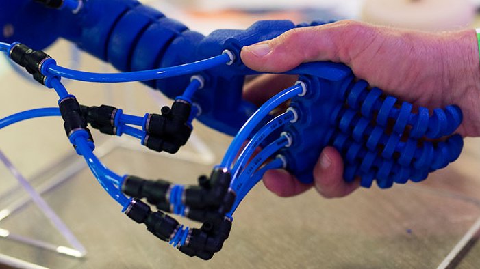 Market_Reports's tweet image. 🦾#SoftRobotics is redefining #automation with #robots that move, adapt, and interact with human-like flexibility. With industries emphasizing workplace safety, efficiency, and sustainability, the market for #SoftRobots is set to grow rapidly through 2030: bit.ly/485Ribs