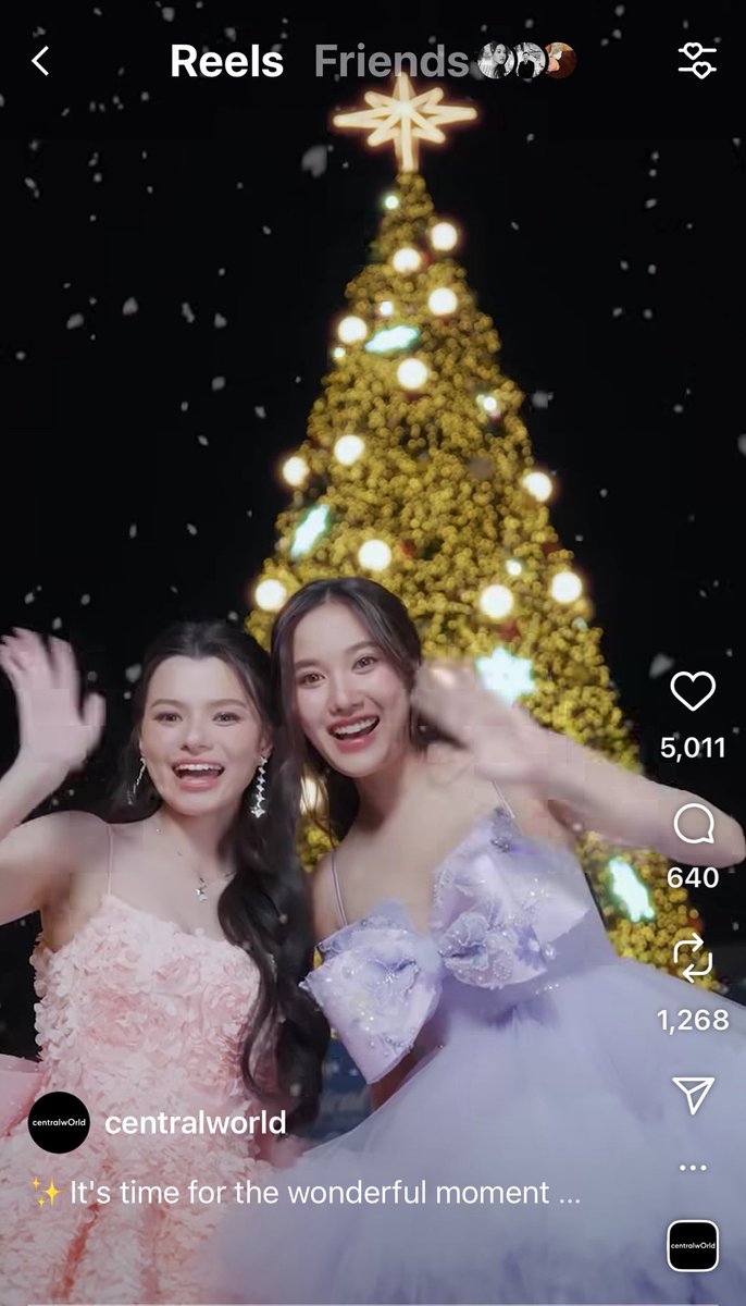 ใน IG ลง video เรียบร้อยแล้ว ฝากแฟนๆ ไปส่ง ❤️ ให้ฟรีนเบคกันน้า 🥰✨🎄

FREEN BECKY AT CTW XMAS
#CTWXmasxFreenBecky
#centralwOrld 
#CTWTheMagicalStars2026
#CTWWorldsBestFestiveDest
#เที่ยวดิสนีย์ที่เซ็นทรัล
#srchafreen #beckysangels #FreenBecky #ฟรีนเบค