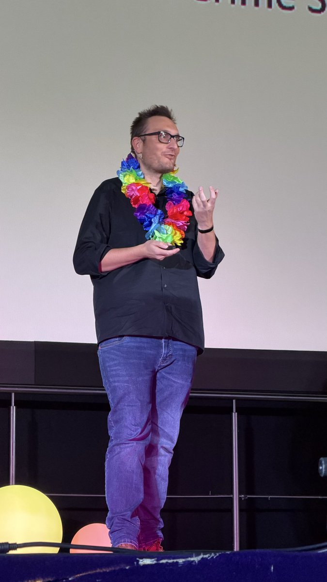 jsPolandConf's tweet image. @ManfredSteyer wowed us at #jsPolandConf—“JavaScript as a Crime Scene” blended smart code forensics with actionable tips for better architecture! #CodeQuality #jsPolandConf