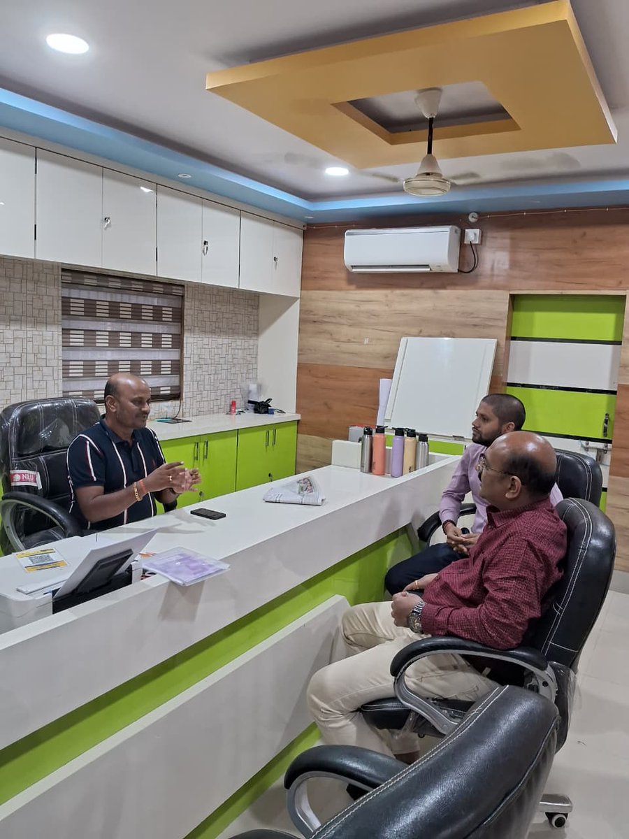 epfoberhampuro1's tweet image. Meeting with the employer of Anushka Hatchery, Gopalpur on Pradhan Mantri Viksit Bharat Rozgar Yojana  &amp;amp; EEC 2025.#PradhanMantriViksitBharatRozgarYojana #epforeforms #EPFO @EPFOZOODISHA @officialepfo