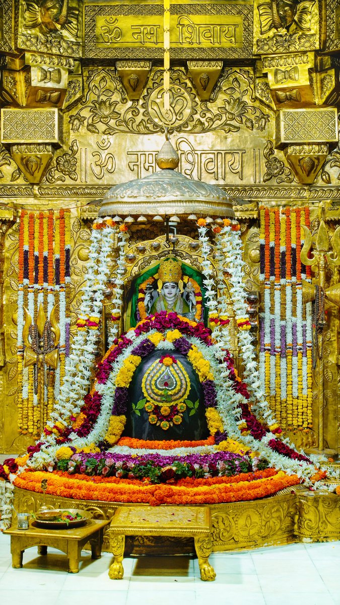 Somnath_Temple's tweet image. श्री सोमनाथ महादेव मंदिर,
प्रथम ज्योतिर्लिंग - गुजरात (सौराष्ट्र)
दिनांकः 19 नवम्बर  2025, कार्तिक कृष्ण चतुर्दशी - बुधवार
सायं श्रृंगार
11256345

#somnath #mahadev #shivji
#bhakti #somnathlivedarshan #somnathtemple