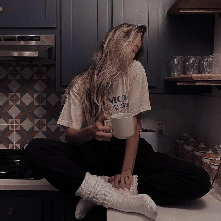 AdelaideCosette's tweet image. Good morning! And happy Wednesday, I&apos;ve got my coffee finally