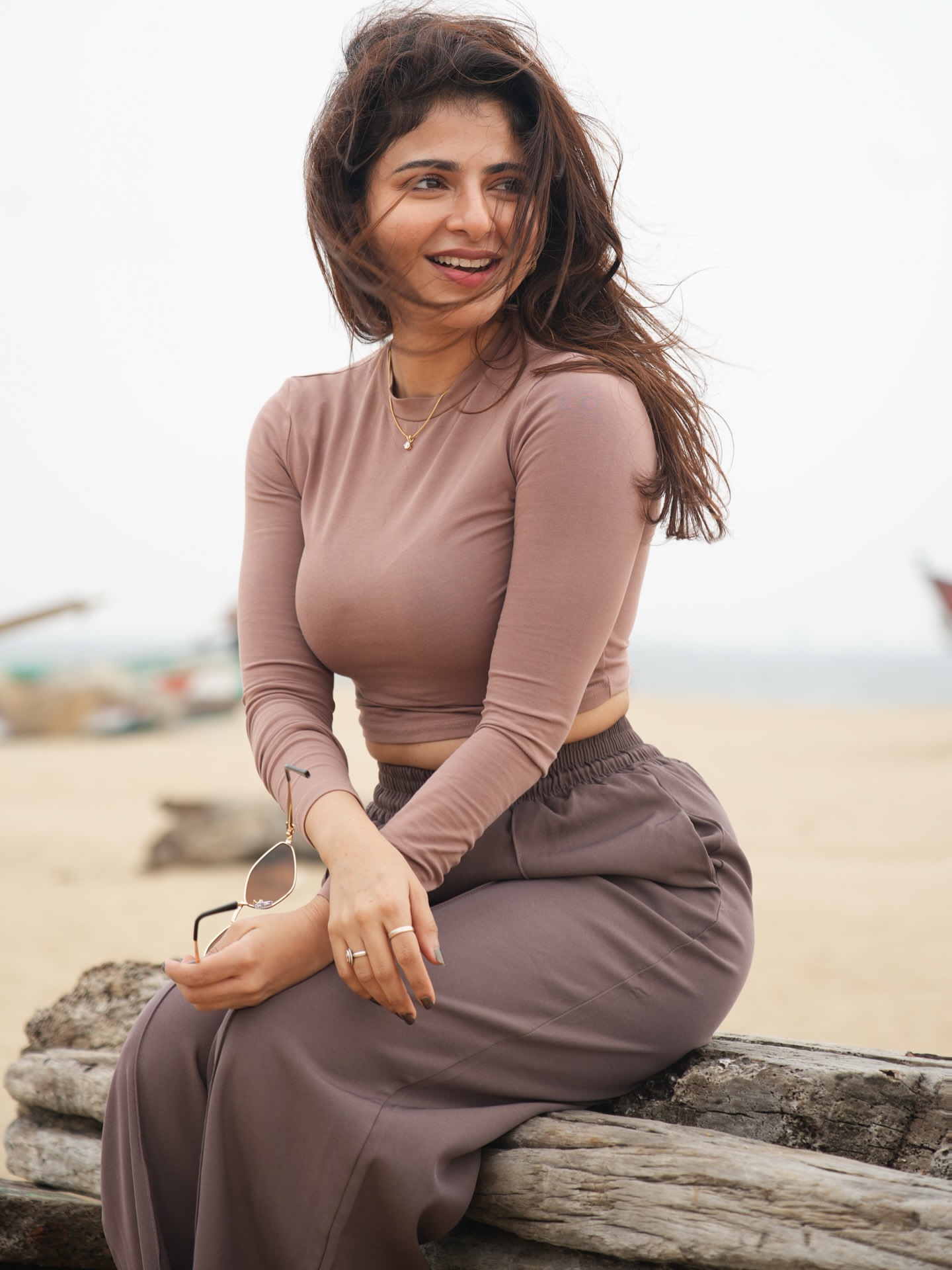 G6HtKD9bMAEGOSM?format=jpg&name=large