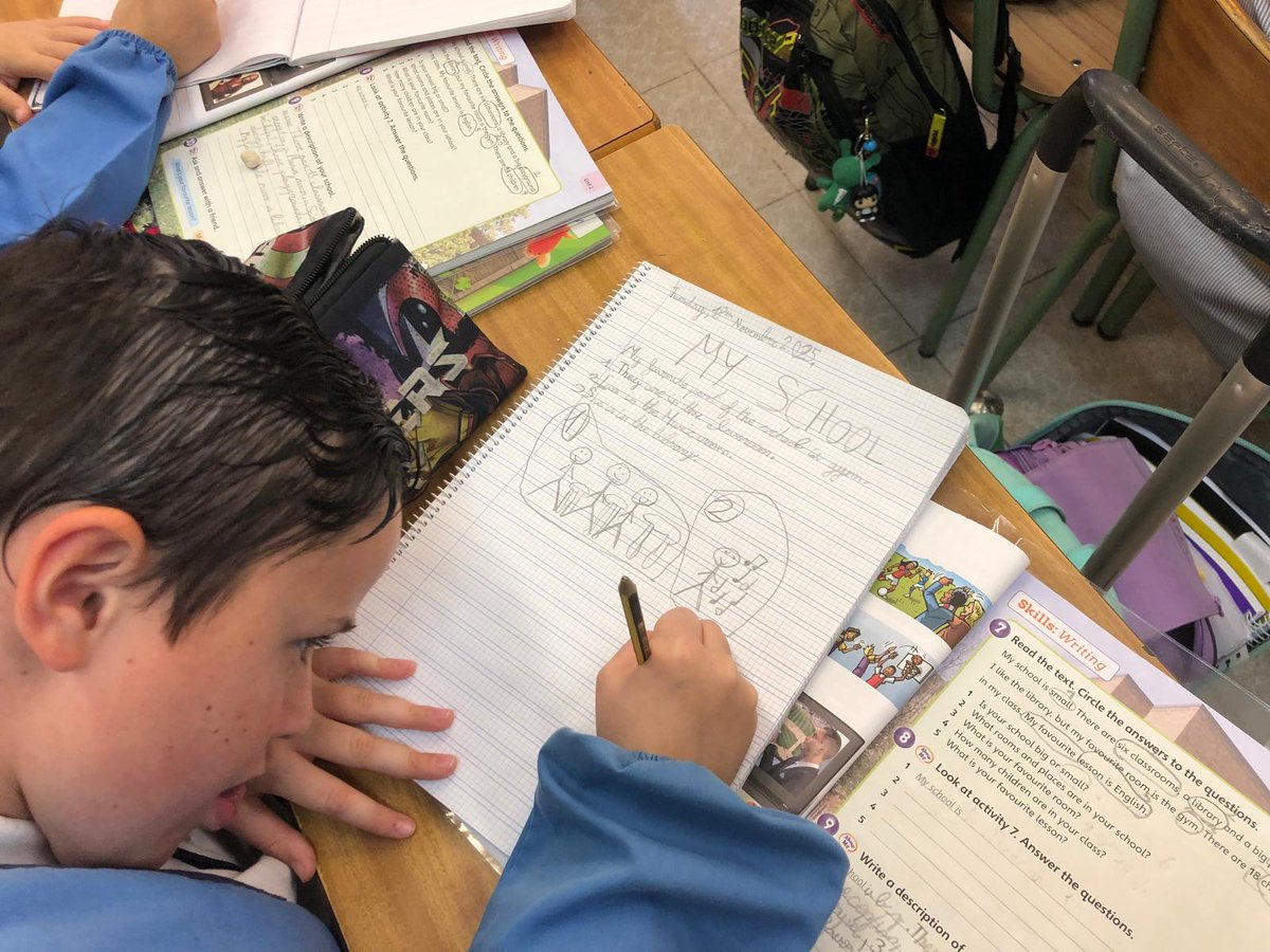 consolnules's tweet image. The third-grade students are practicing written expression ✍️ using vocabulary related to the parts of the school 🏫. It is a way to use the verb &quot;To be&quot; and know how to differentiate between singular and plural in English. ✅

#incondicional #consolacióneduca #Englishisfun