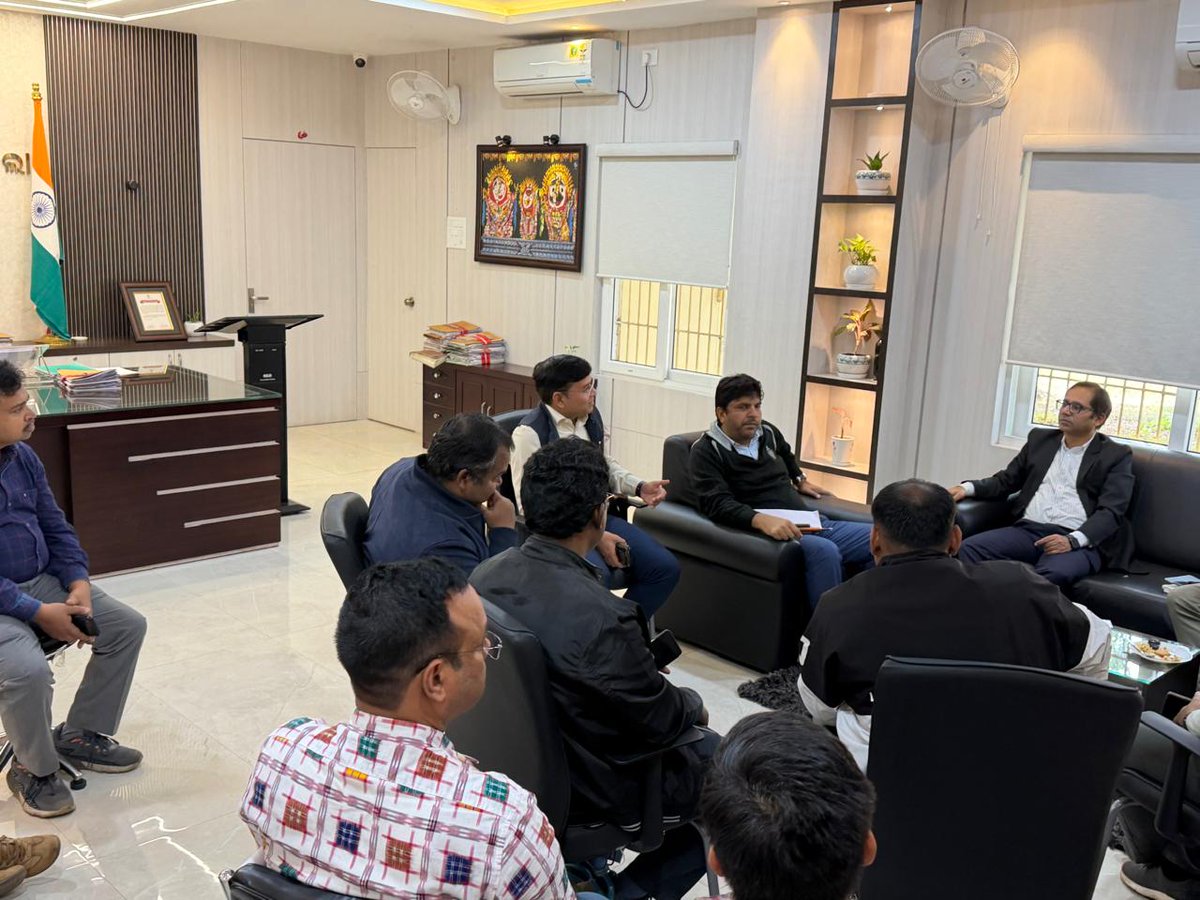 DRM Chakradharpur &amp; his team at DFO Rourkela office for effective  coordination between Railway &amp; Forest officials for safety of wild elephants.
<a href="/ForestDeptt/">Odisha Forest, Env. and Climate Change Department</a> <a href="/moefcc/">MoEF&CC</a> <a href="/pccfodisha/">PCCF & HoFF Odisha</a> <a href="/PCCFWL_Odisha/">PCCF WL & CWLW, Odisha</a> <a href="/RourkelaRc79045/">RCCF Rourkela</a> <a href="/Yash81848406/">Yashwant</a>