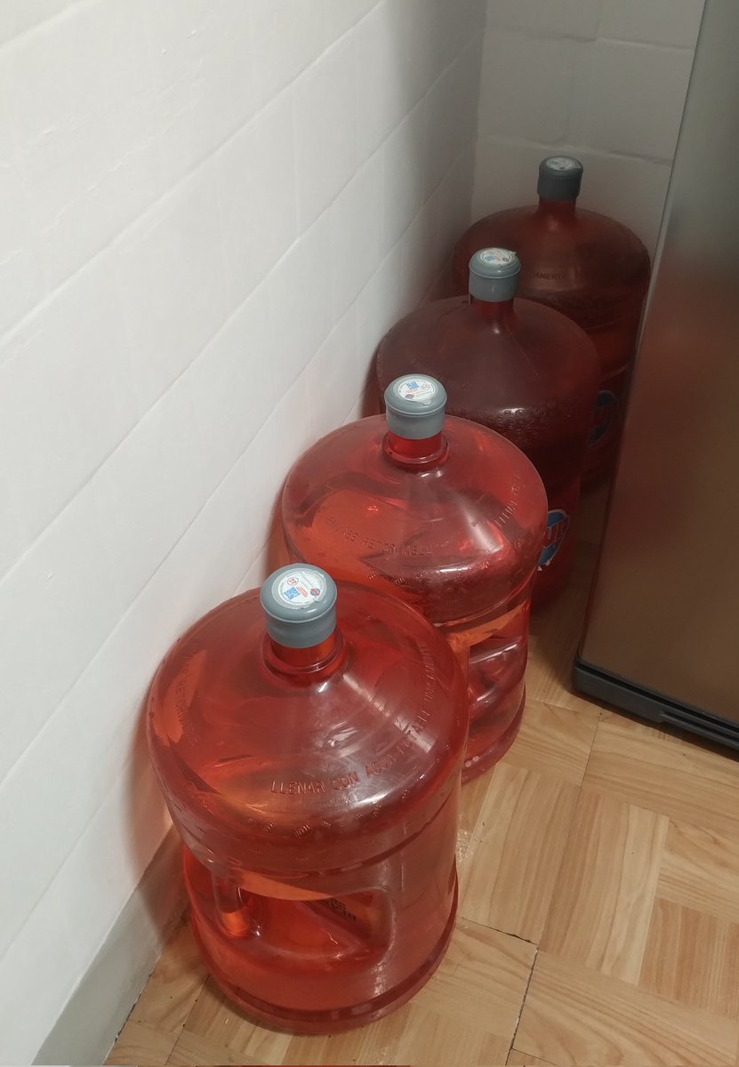 pedrodzi0ba's tweet image. cuando me postulé al trabajo que tenía &quot;grandes beneficios&quot; nunca imaginé que fuesen tantos.