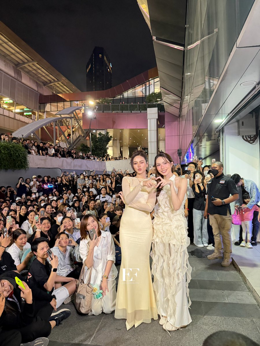 engfadom's tweet image. ขอบคุณทุกคนที่มาหา #อิงล็อต นะคะ ☺️🤍

#DestinyClinicWithENGLOT
#อิงฟ้ามหาชน #EngfaWaraha @EWaraha