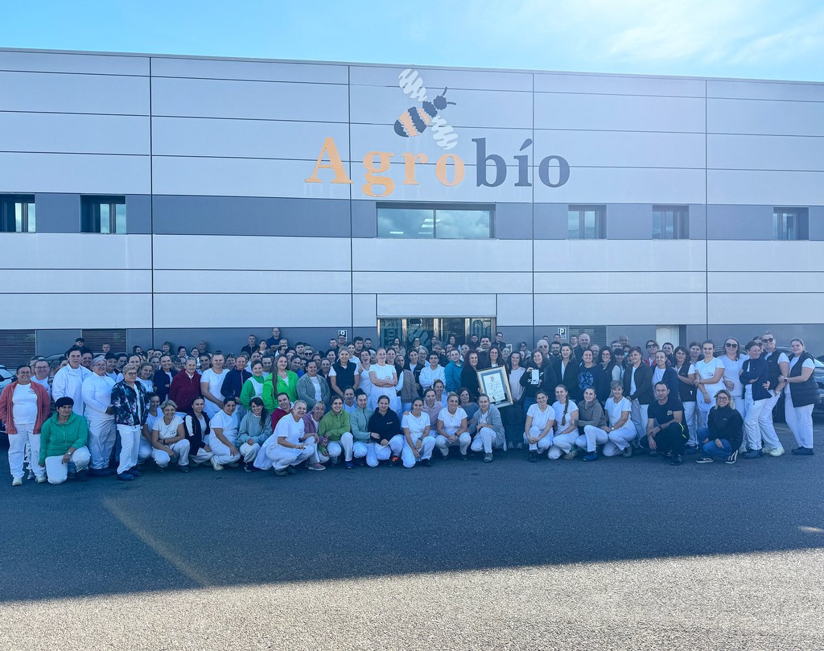 Agrobío recibe la 🎖️Medalla de la Agricultura de la Provincia de Almería, orgullosos de nuestra tierra.
¡Enhorabuena equipo! #16noviembre