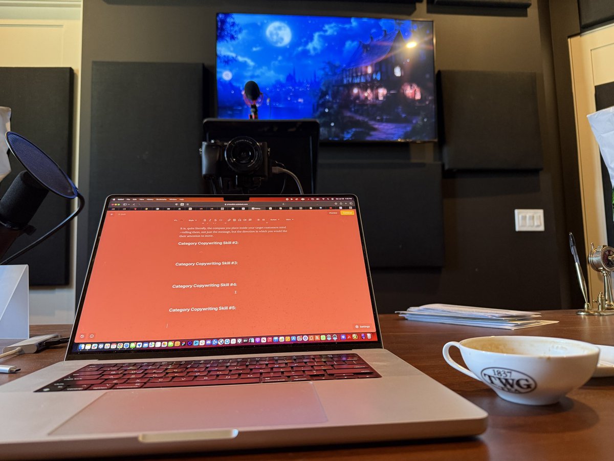 The secret to writing a 60,000-word book before Christmas:

Outlining.

When I wrote my first book, it took me 4 years to write because I had no idea how important this step was. But now, I can write an entire book in 30 days.

Here's how to outline your first book in the next 35