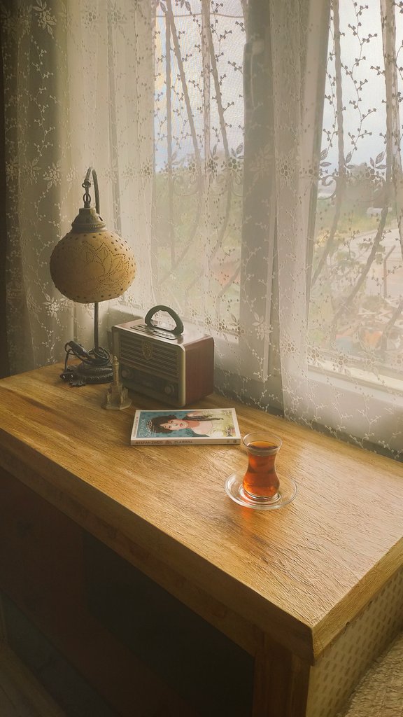 -Nasılsın ?
+İyi değilim...ama neyin var diye sorma iyi değilim işte...