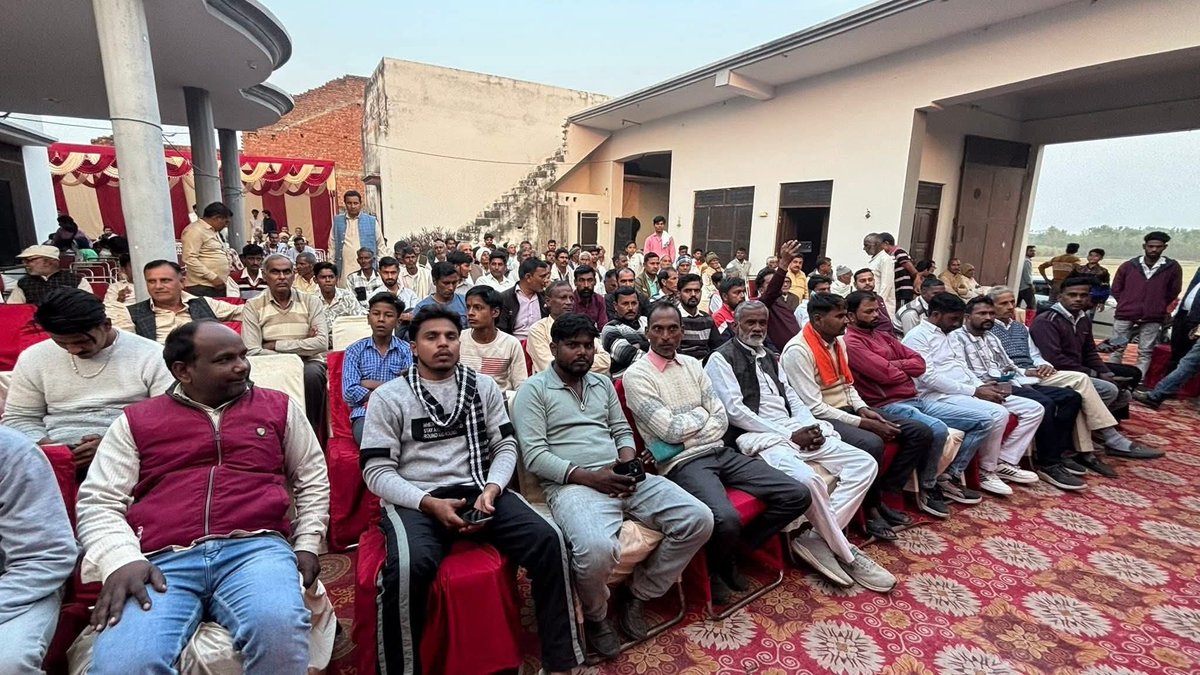 VinayRatanSingh's tweet image. आज सहारनपुर की गंगोह विधानसभा में कार्यक्रम को संबोधित किया और ग़ुज्जर समाज ने बड़े पैमाने पर आजाद समाज पार्टी (कांशीराम) क़ी सदस्यता ली।
आगामी 26 नवम्बर संविधान दिवस के अवसर पर मुजफ्फरनगर में होने वाली महारैली को सफल बनाने की अपील की।