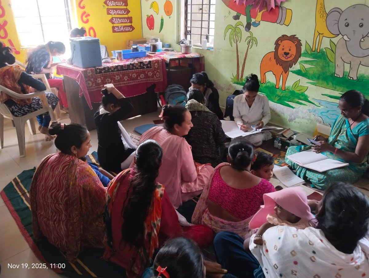 KosmadiSbcc's tweet image. આજ તા-19/11/2025ને બુધવારના રોજ મોરા ફળીયા કોસમડી ખાતે મમતા દિવસ ઉજવામાં આવ્યો જેમાં 0-5 વર્ષના બાળકોનું રસીકરણ,ANC ચેકઅપ,PNC વિઝિટ કરી ને KMC વિશે સમજાવામાં આવ્યું,તેમજ ગૌરવી દિવસની ઉજવણી કરીને વજન-ઉંચાઈ,HB તપાસ કરીને menstrual hygiene વિશે સમજાવામાં આવ્યું
AAM-કોસમડી 
PHC-ખરોડ