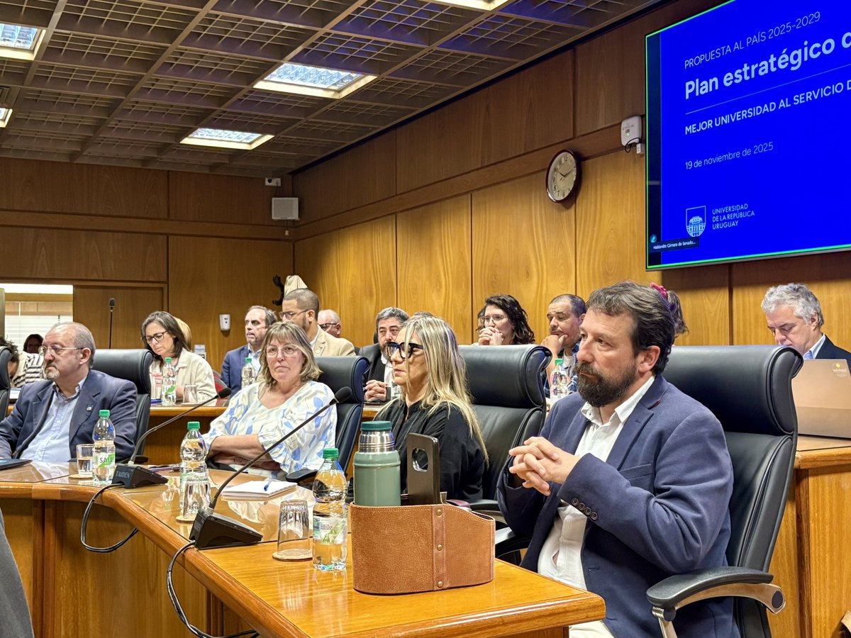 Universidad de la República tweet media