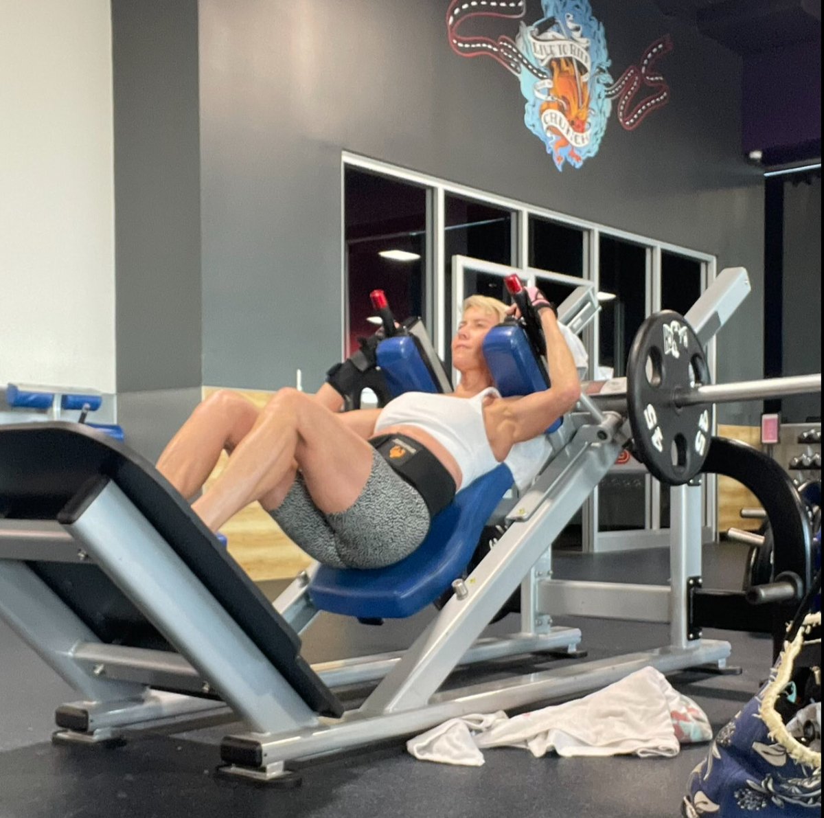 PaulaMaier3's tweet image. Utilize #exercise to help manage your holiday stress &amp;amp; overeating!
If there is no access to the gym, at least get outside for a walk!

#HolidayStress #gym #Thanksgiving