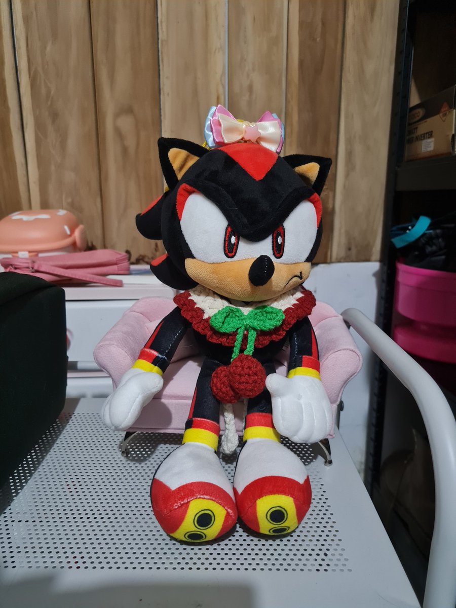 I got my big baby some new accessories from comifuro! Look at my pretty princesa^^