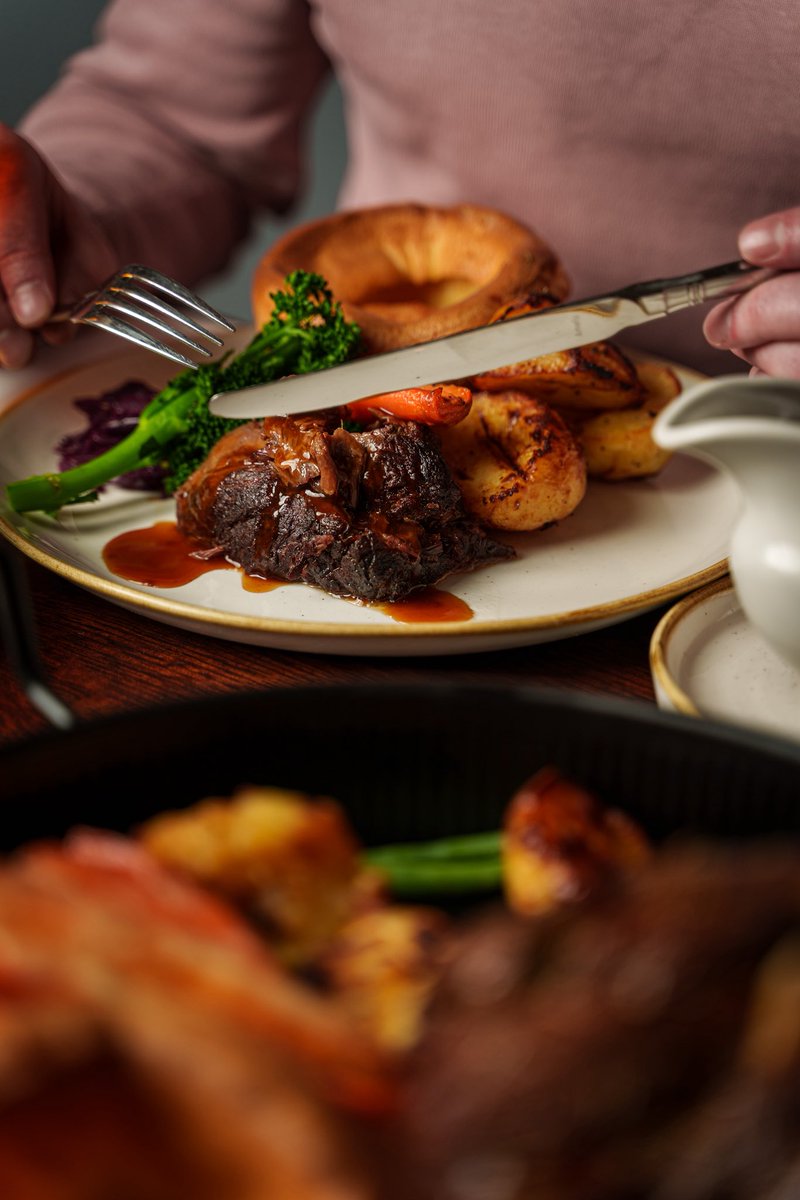 The weekend is calling - why not book in for one of our classic Sunday roasts?

There’s something for everyone, check out our menu &amp; book your table here: sunfaversham.co.uk 

#shepsfood #faversham #shepherdneame