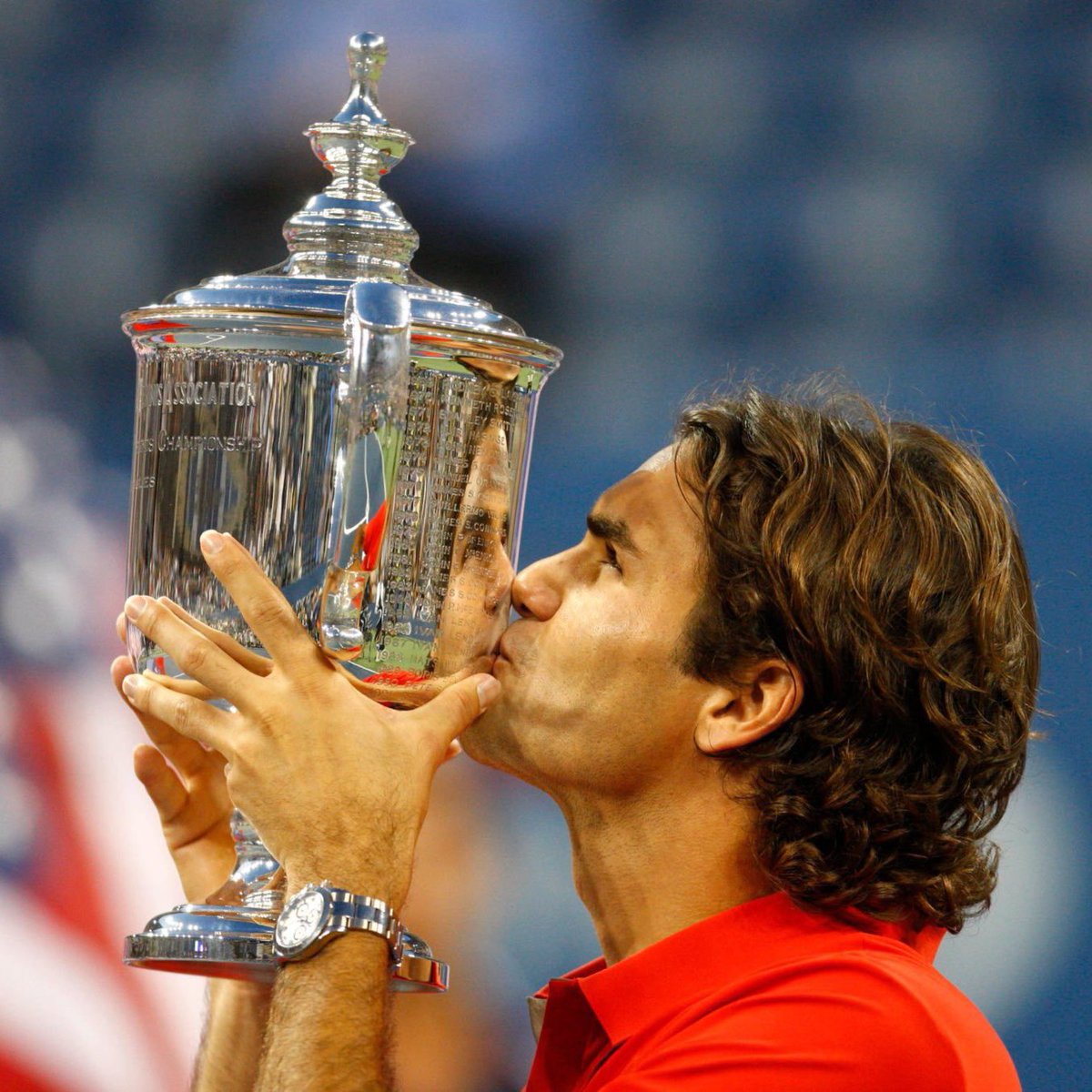 UniversTennis's tweet image. 🚨 𝗕𝗥𝗘𝗔𝗞𝗜𝗡𝗚 : Roger Federer (44 ans) va être intronisé au Hall of Fame du tennis en 2026. 🇨🇭✨

🏆 103 titres 
🌟 20 en Grand Chelem
🌟 28 Masters 1000
🌟 6 ATP Finals
🌟 N°1 237 semaines consécutives
🌟 1526 matchs - 1251 victoires

LE MAESTRO. 🪄