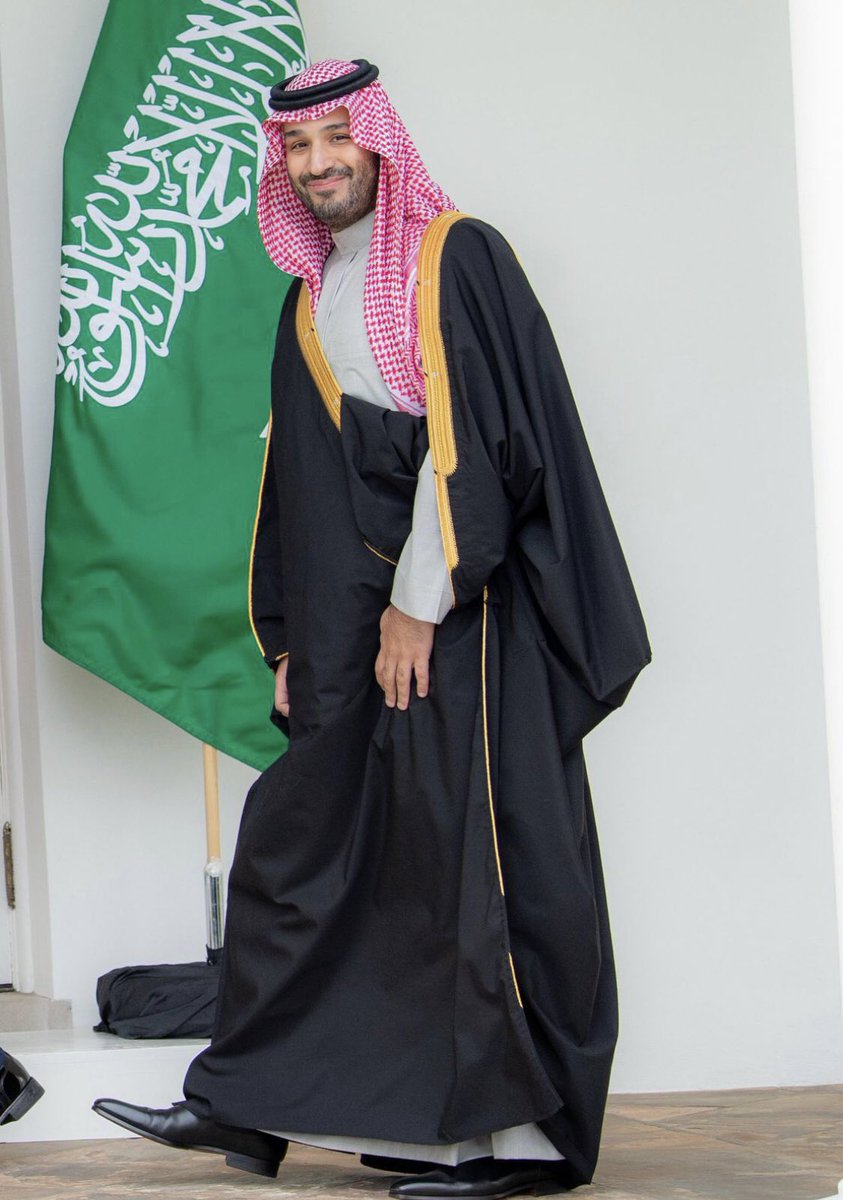 العظمة ليست لقبًا يُمنح، بل أثرًا يُصنع…
وسيدي ولي العهد يمضي بخطواتٍ تشبه المعجزات،
يصنع للمملكة طريقًا لا يبلغه إلا العظماء.
نرى فيه المستقبل، ونرى في رؤيته وطنًا يتسع للأحلام الكبيرة.
وفي حضوره… يكتمل معنى الفخر.
#ولي_العهد
#محمد_بن_سلمان_في_واشنطن