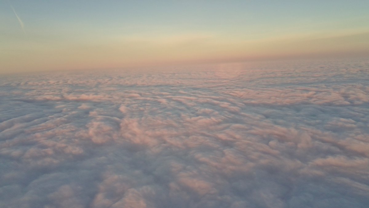stmchsr01's tweet image. Aerial cloud surfing 

#aerial #cloudscience #cloudphysics #meteorology #physics #aerospace #engineering #storm #cumulus #thunderstorm #wx #clouds #aerial #otherworld #aboveclouds #air #watervapor #science #cloudscape #cottonball #blanket #meteorology