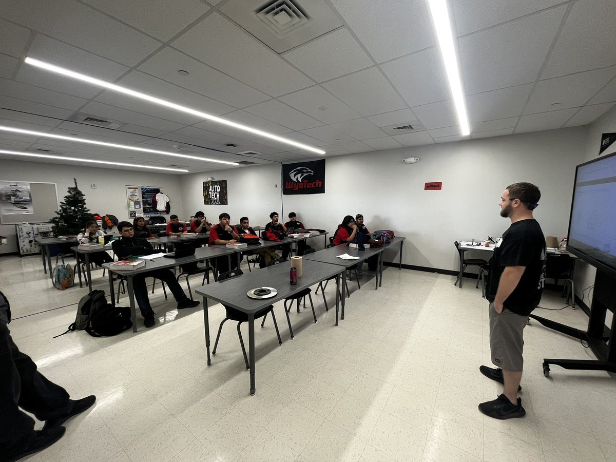 AutoTechFred's tweet image. Our Auto Tech students dove into the science behind performance by learning how to calculate approximate horsepower using fuel consumption! Getting hands-on with the dyno data lets them connect theoretical math to real-world engine output. 🚀 @BrendaChR1 @YsletaISD @YsletaISDCTE