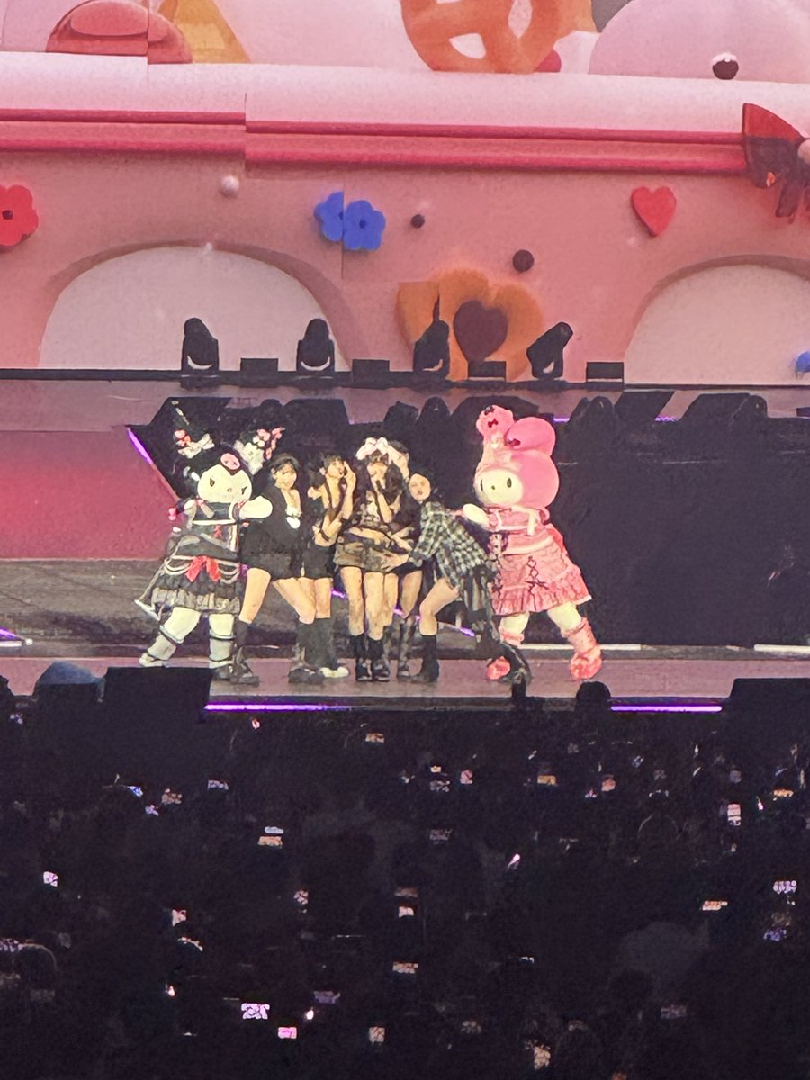 taaabo_39's tweet photo. 2日目も最高だった！
みんなお疲れ様😭
宮脇さんの言葉が素敵すぎて震えた、、
一生ルセラ推すよ！
#LE_SSERAFIM https://t.co/uI6u8b3DxI