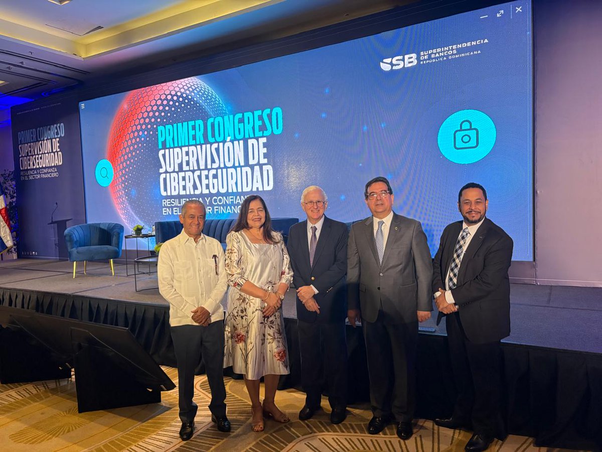 Ayer estuvimos en el Primer Congreso de Supervisión de Ciberseguridad, organizado por la @superdebancosrd.

Bajo el lema "Resiliencia y confianza en el sector financiero", el congreso reunió a líderes del sistema financiero para abordar los desafíos y estrategias frente a las