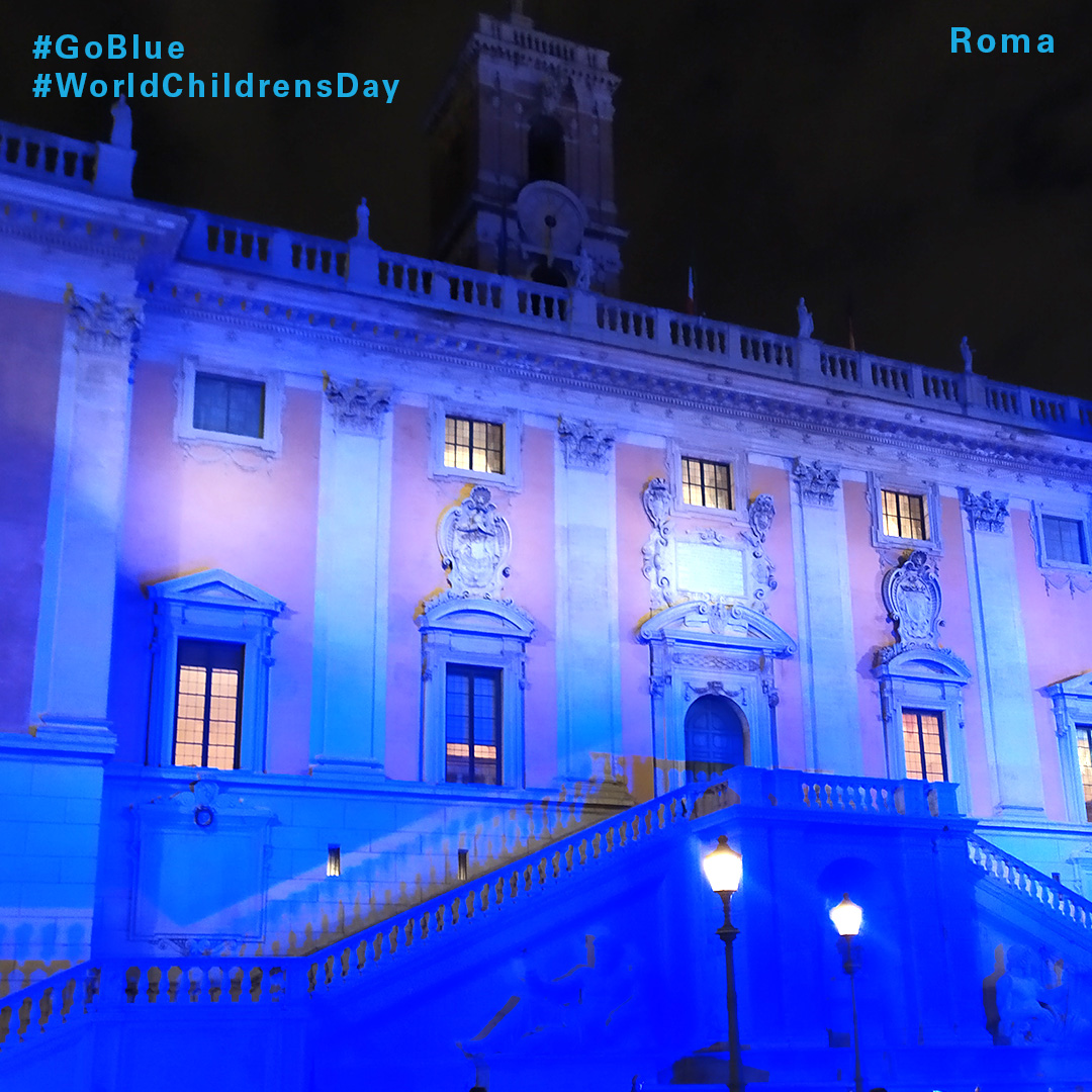 UNICEF_Italia's tweet image. Torna #GoBlue, l&apos;iniziativa che il #20novembre veste simbolicamente di luce azzurra monumenti e sedi istituzionali in tutta 🇮🇹 per celebrare la Giornata dell&apos;Infanzia #WorldChildrensDay

Quest&apos;anno 260 i Comuni aderenti in collaborazione con @comuni_anci 👉ow.ly/T21p50Xu2lm