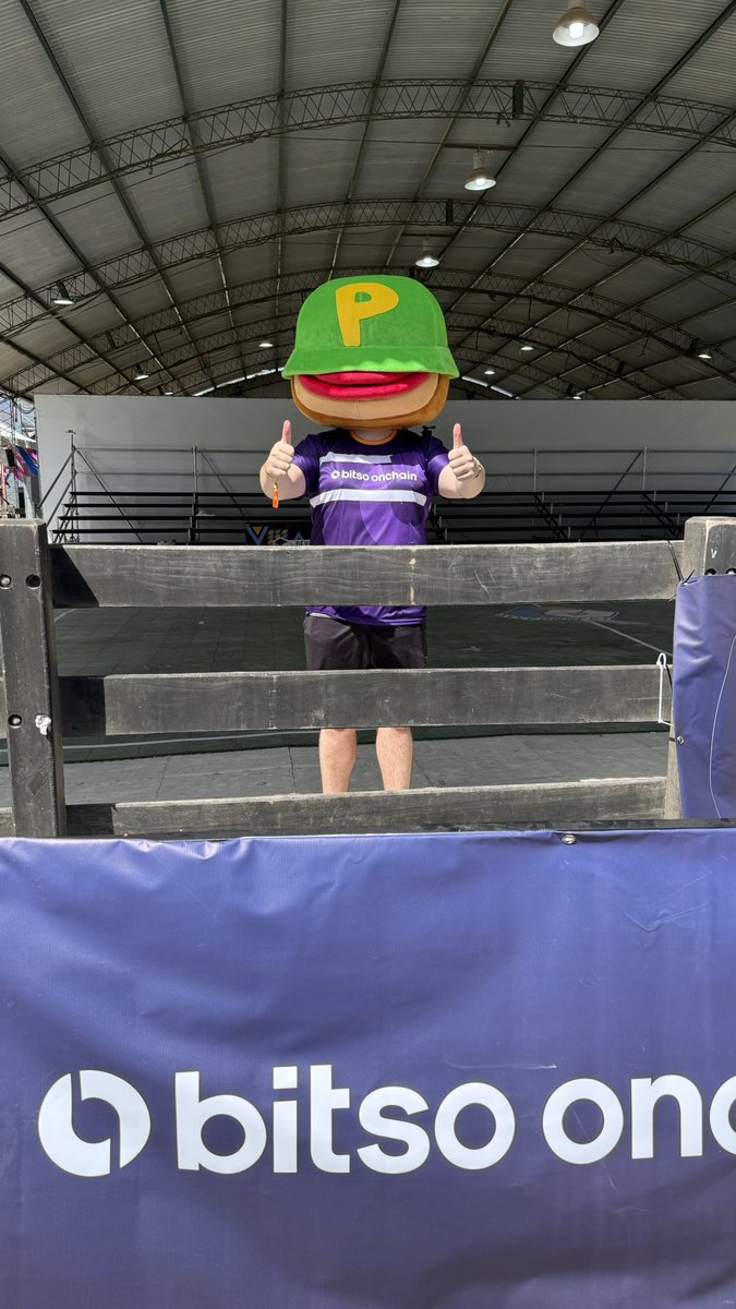 Estás en <a href="/EFDevcon/">Devconnect ARG - the first Ethereum World’s Fair</a> ? Veni a las 11 a la cancha de fútbol que hay Copa de los Memes hosteada por <a href="/BitsoOnchain/">Bitso Onchain</a>