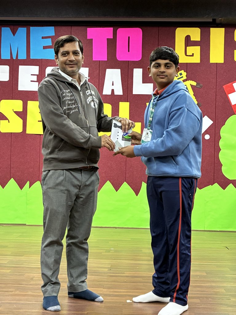 gisgondal's tweet image. Grade 9 spreading smiles this Men’s Day with heartfelt cards and badges.

#GISGondal #ModernMeetsTradition #SmartLearning #ValueBasedEducation #FutureReady #TraditionWithInnovation #21stCenturyLearning #HolisticGrowth #ModernEducation #InspiringMinds #learnleadgrow #HappyMensDay