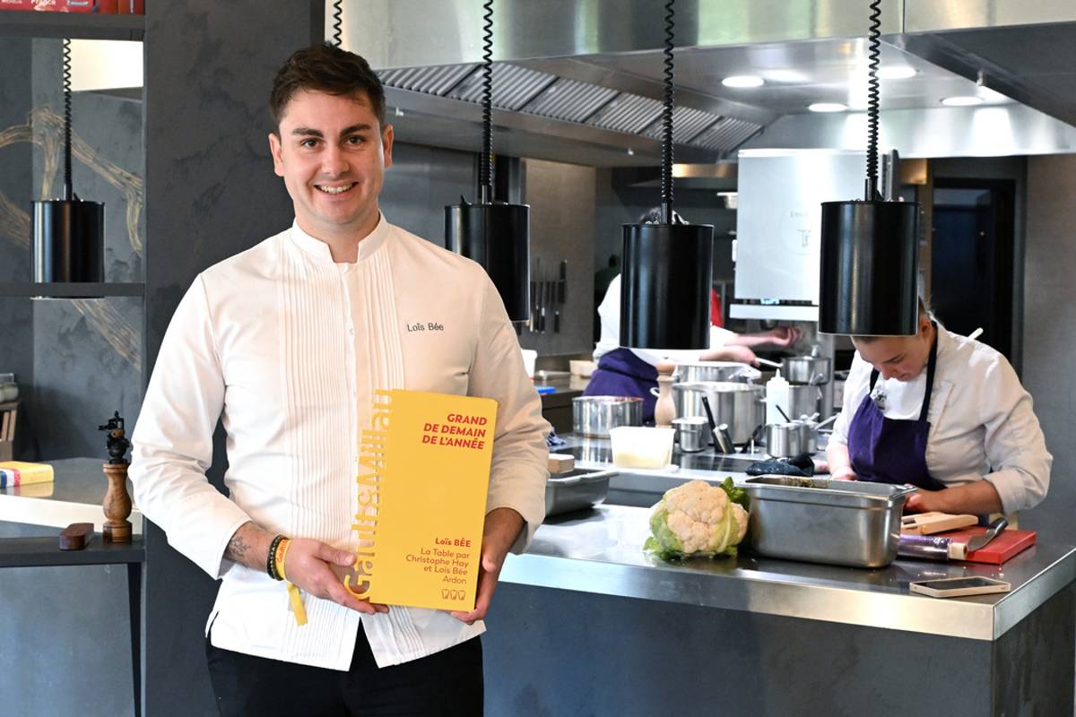 KleinMaxime's tweet image. Loïs Bée a été sacré &quot;Grand de demain&quot; par le guide Gault et Millau. Une reconnaissance prestigieuse pour ce chef de 29 ans, installé au restaurant La Table à Ardon. &quot;Une vraie fierté de ramener le trophée à la maison&quot;, explique-t-il en vidéo #Loiret
➡️larep.fr/orleans-45000/…