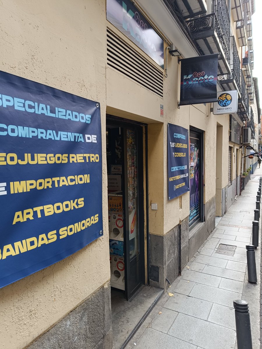 Estos días estaremos en Kaoto Store realizando reformas en el local y, por ello, abriremos a medio gas. Habrá algunos momentos puntuales de cierre parcial, así que si necesitas hacer alguna gestión o quieres visitarnos, te recomendamos llamar antes para asegurarte de que estemos.