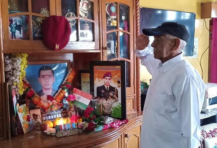 TigerCharlii's tweet image. Sad News!
Subedar Rulia Ram Walia passed away!

He was father of 
Major Sudhir Kumar Walia
AC(P),SM**
9 PARA 
Salute 🇮🇳
#IndianArmy