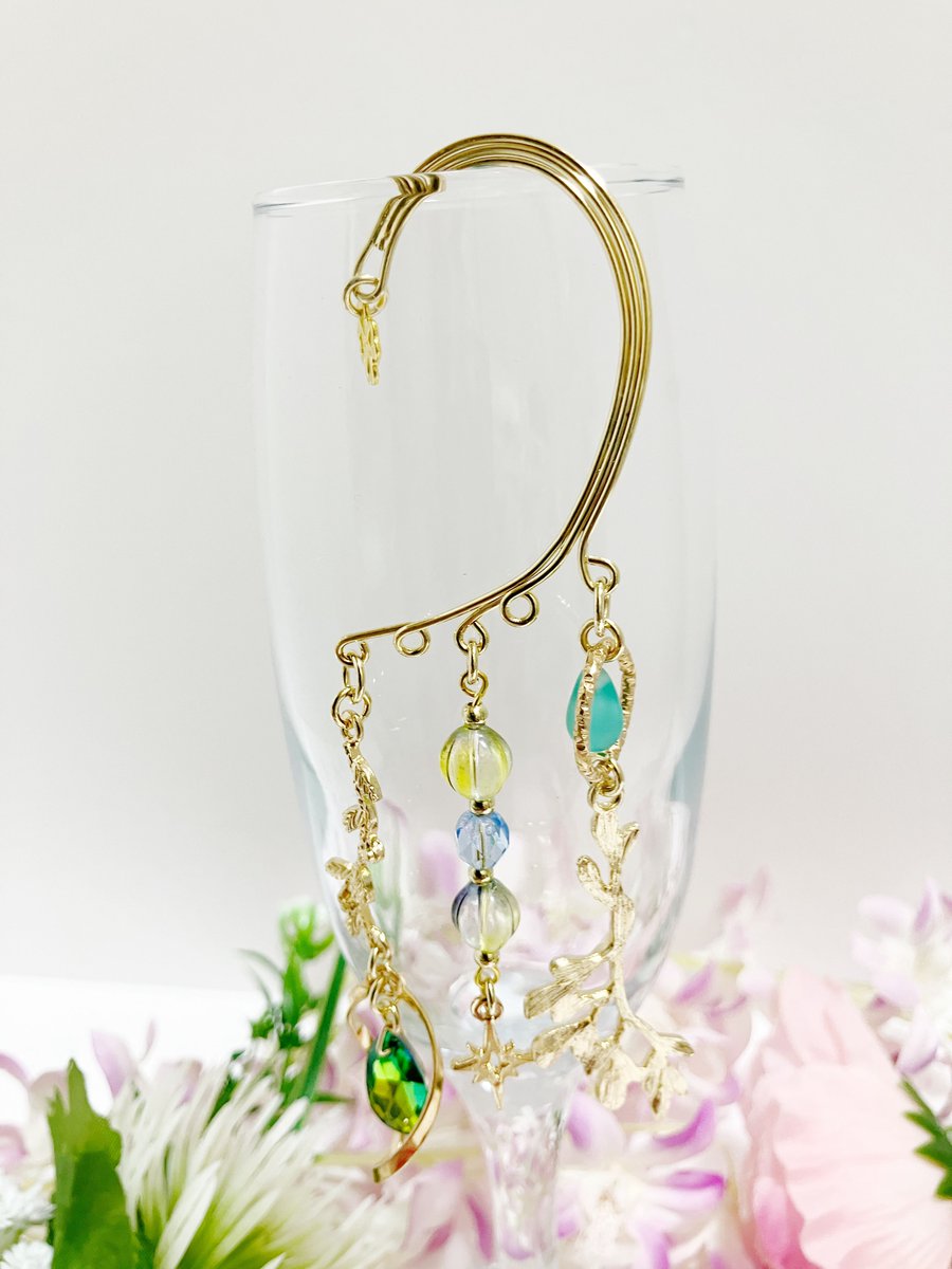 ◆hand to heart Christmas Box in ミュンヘン・クリスマス市 大通公園2丁目
#htoh

虎弓装身具

イヤーフックやイヤーカフなどをたっぷりご用意し、新作も多数お披露目予定です。冬のお出かけにイチオシアクセを見つけに来てくださいね♪