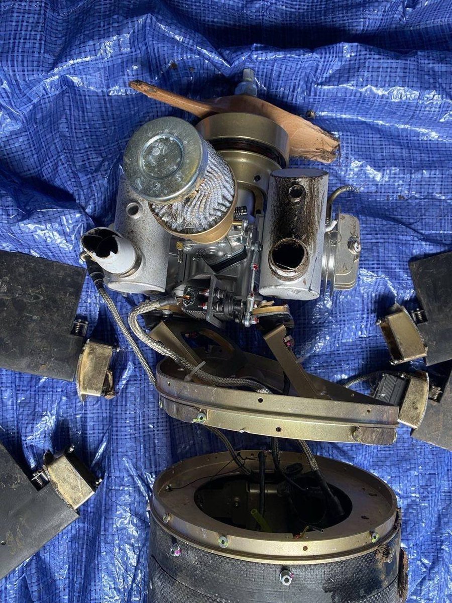 UKikaski's tweet image. There are now several confirmed cases of Russia deploying Iranian Shahed 101 loitering strike UAVs in Ukraine (images 1 and 2). A DIA photo (image 3) of a 101 recovered in the Middle East matches the airframes now being found on Ukrainian soil.

#OSINT
1/5