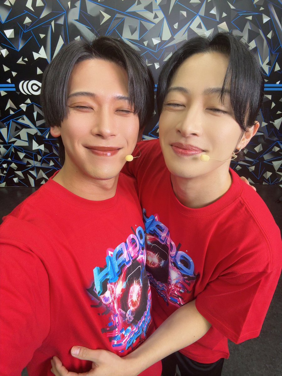 macoto20580065's tweet image. #HADO

ご来場頂いた皆様、配信をご覧くださった皆様、ありがとうございました！！

たくさん応援めっちゃ嬉しかったです☺︎☺︎
すごい数のボールありがとね🥲
色んなボードもちゃんと見つけたよー😌

またりんちゃんと一緒のチームでやりたいぜ！！