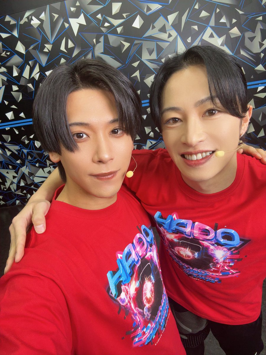 macoto20580065's tweet image. #HADO

ご来場頂いた皆様、配信をご覧くださった皆様、ありがとうございました！！

たくさん応援めっちゃ嬉しかったです☺︎☺︎
すごい数のボールありがとね🥲
色んなボードもちゃんと見つけたよー😌

またりんちゃんと一緒のチームでやりたいぜ！！