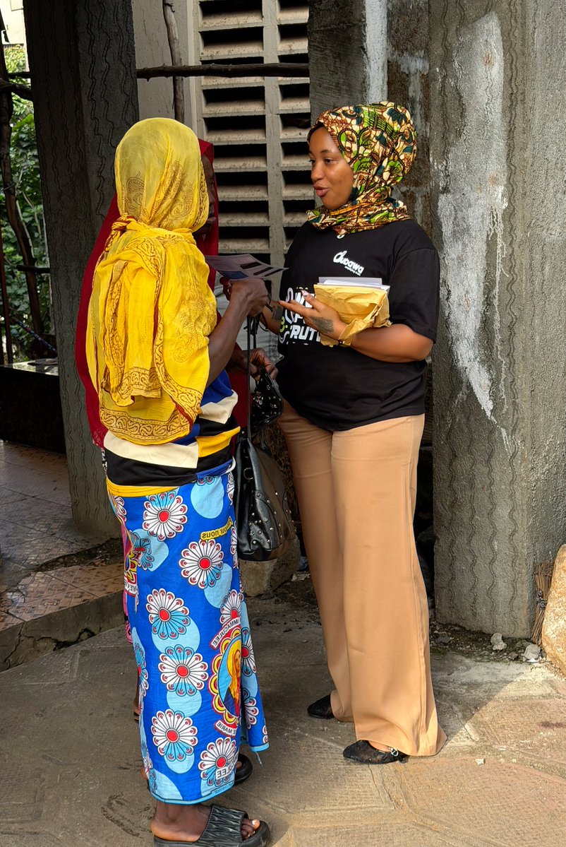 DubawaSL's tweet image. For #WeekForTruth2025, Marina Terry  visited the Fullah Mosque in Freetown to encourage worshippers to take responsibility for the information they share and to question sources before believing them.
#WeekForTruth #FactCheck