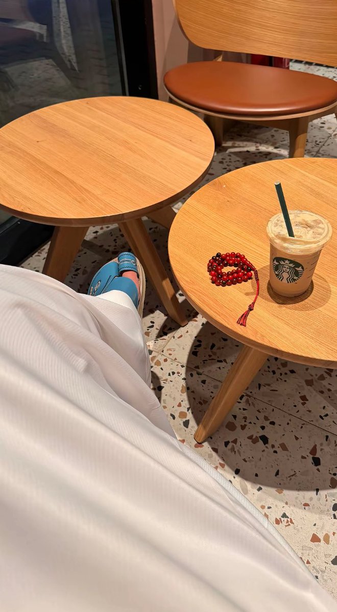 اصنع لنفسك يوماً جميلاً، وأغلق الأبواب التي تُفسد مزاجك 🤎
•

#مساء_الخير_والسعاده_للجميع 

•