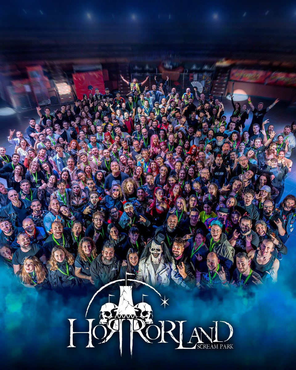Si has visitado un parque de terror y has sentido amor 💚 es gracias a personas excepcionales como las de esta foto: profesionales que se convierten en amigos y familia, dejándose la piel para que Horrorland sea uno de los días más felices del año. ¡Esto es #Horrorland! 🔥🤘🏼
